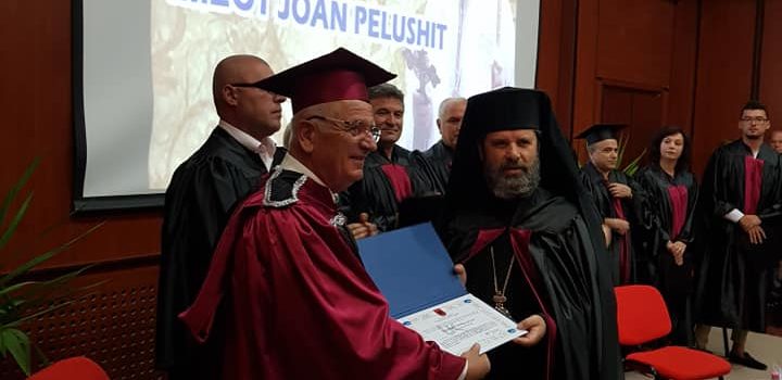 Hirësia e Tij imzot Joani u nderua me titullin “Doctor Honoris Causa”, me rastin e 20 vjetorit të fronëzimit!