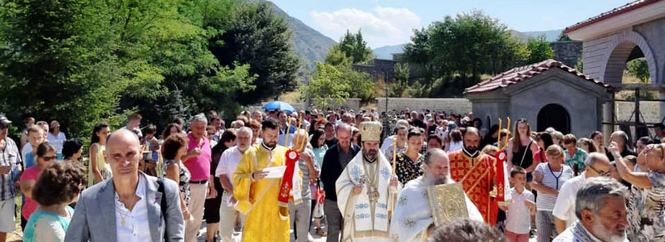 Foto nga Kremtimi i festës së Fjetjes së Hyjlindëses në Mitropolinë e Shenjtë Korçë!