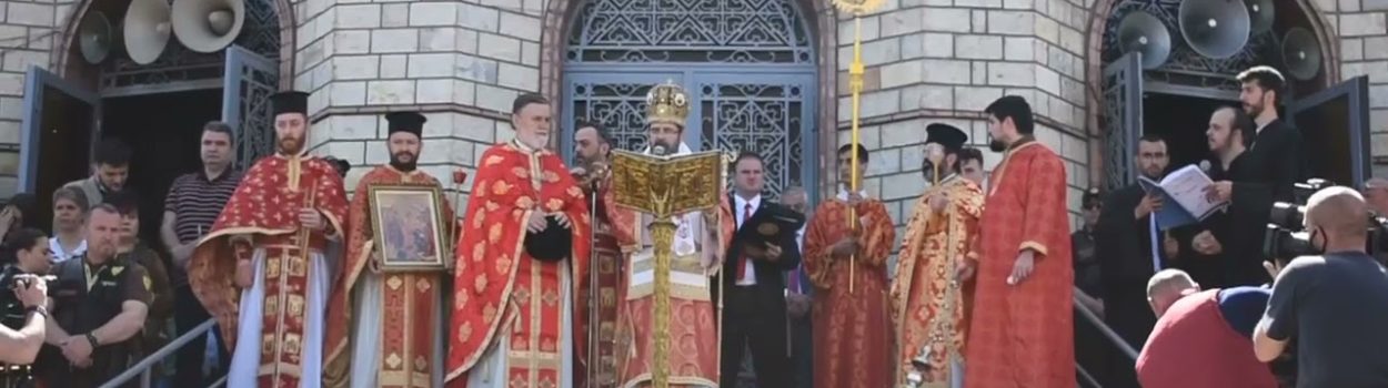 Momente nge Festimi i Pashkës në Katedralen “Ngjallja” Korçë!